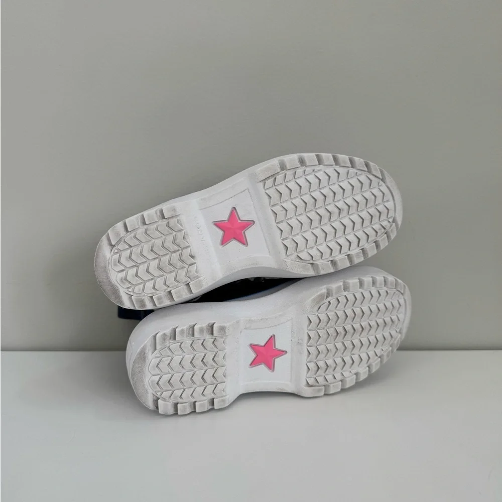 Converse Chuck Taylor All Star Lugged Lift Platform Floral Embroidered Sneakers